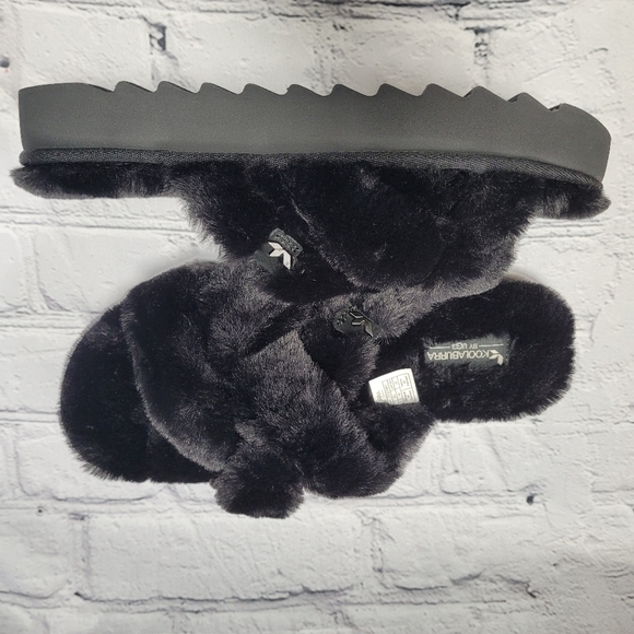 Koolaburra by UGG Cameal slides black faux fur in size 9M - Picture 8 of 9
